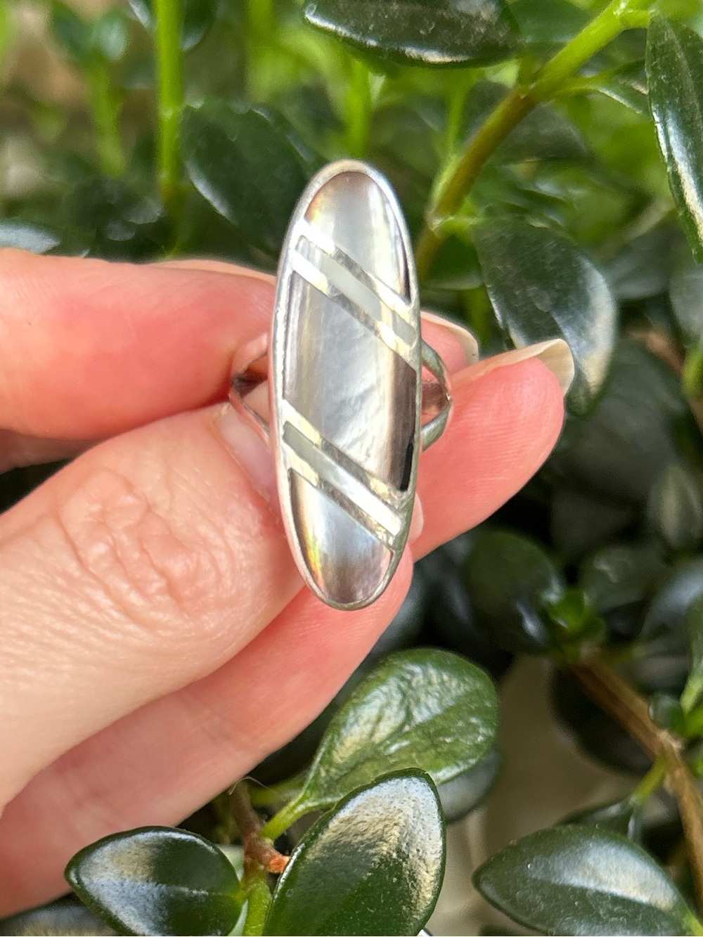 Vintage Sterling Silver Ring with Morher of Pearl Inlay